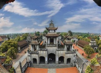 Khám phá nhà thờ đá 120 năm tuổi trong chuyến du lịch Ninh Bình